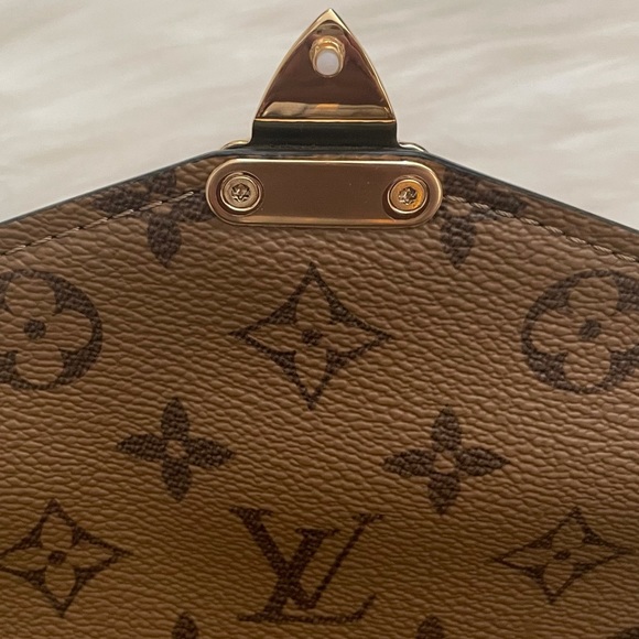 💋Louis Vuitton Pochette Métis Reverse - Picture 11 of 16